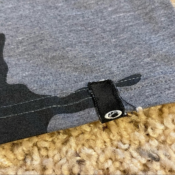 MEN’S OAKLEY GRAPHIC  TEE - Picture 2 of 6
